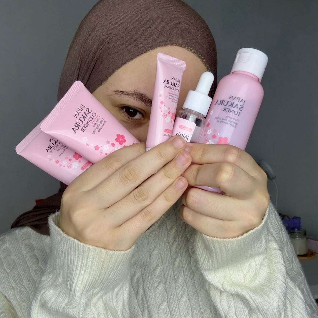 Sara, one of our Algerian hijabi beauty creators